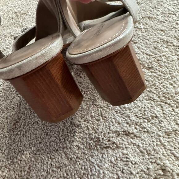 Donald Pliner Beige Linen Strappy Heeled Sandals Open Toe Size 8 Silver Metallic - Picture 4 of 9